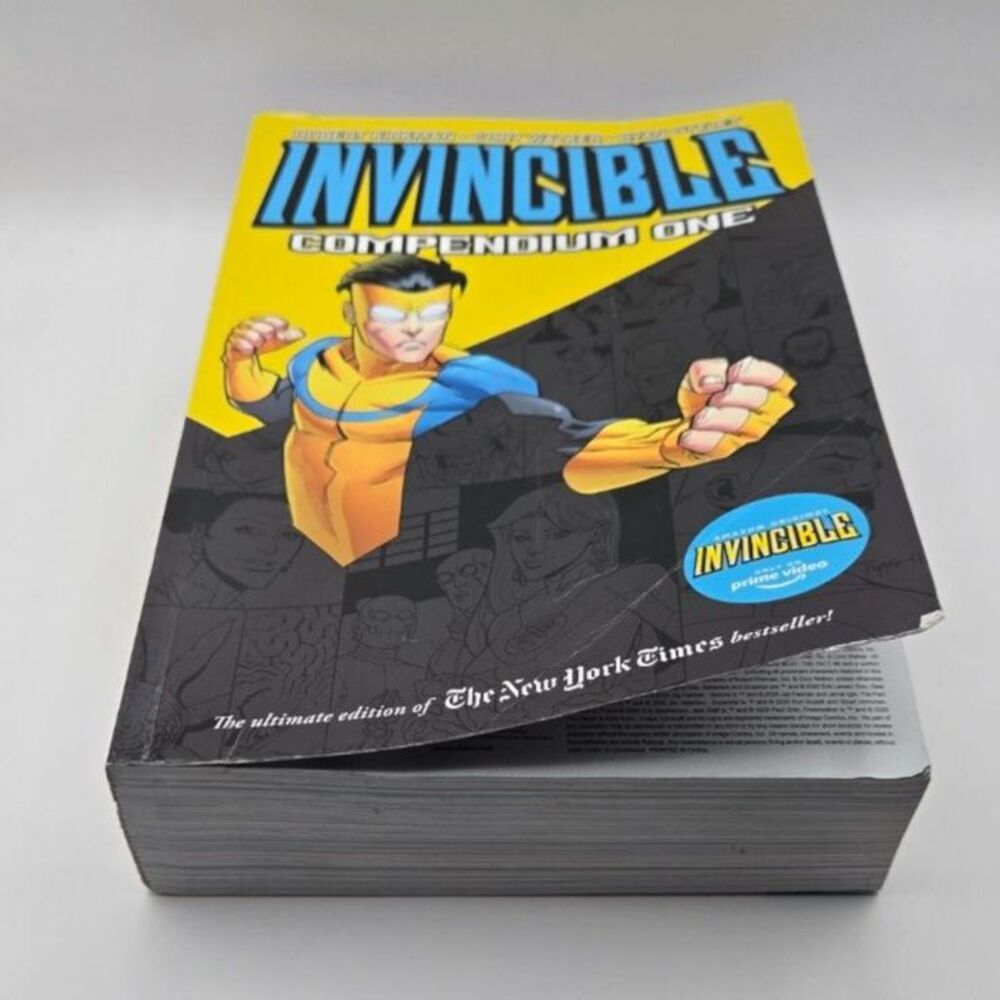 Invincible Compendium One by Robert Kirkman – Graphic Novel (Damaged) - Picture 3 of 13